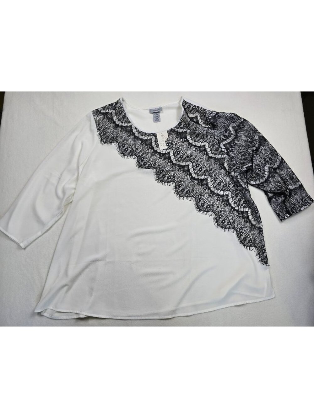NWT Catherines Lace Overlay White & Black Womens Top 2X